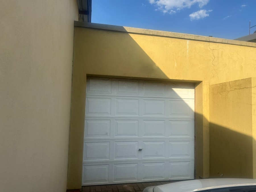 To Let 3 Bedroom Property for Rent in Waterval East North West